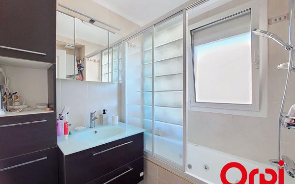 Appartement à vendre    4 pièces • 123 m2 Saint-Laurent-du-Var