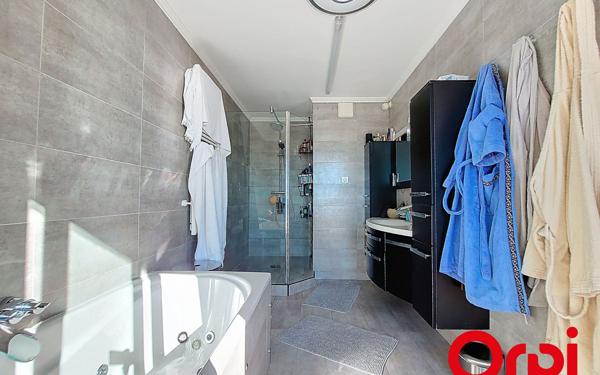 Appartement à vendre    4 pièces • 123 m2 Saint-Laurent-du-Var