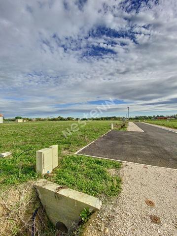 Joli terrain à bâtir de 725 m² plat et viabilisé à La Ville Dieu Du Temple