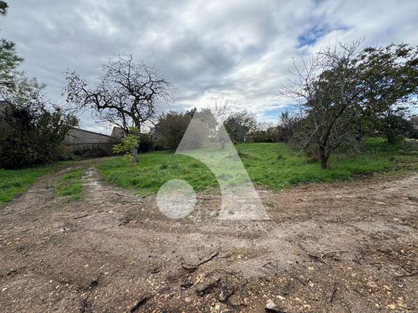 Terrain 704 m2