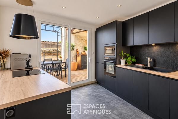 Ancien chai réhabilité en loft avec terrasse tropézienne