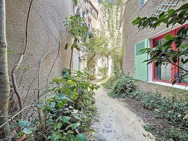 Nantes Centre Ville - Cathédrale - T1bis et cave