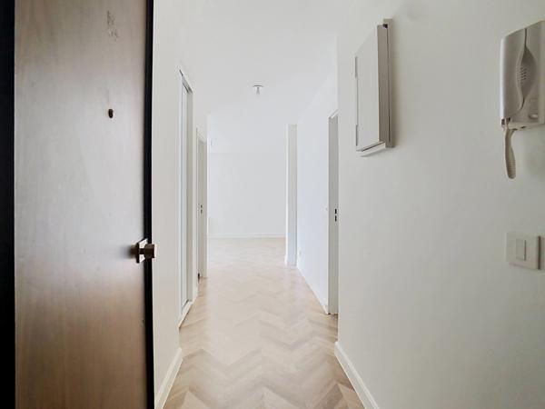 PORTE DOREE - BOIS DE VINCENNES - T4 (2 chambres) avec LOGGIA + PARKING + CAVE