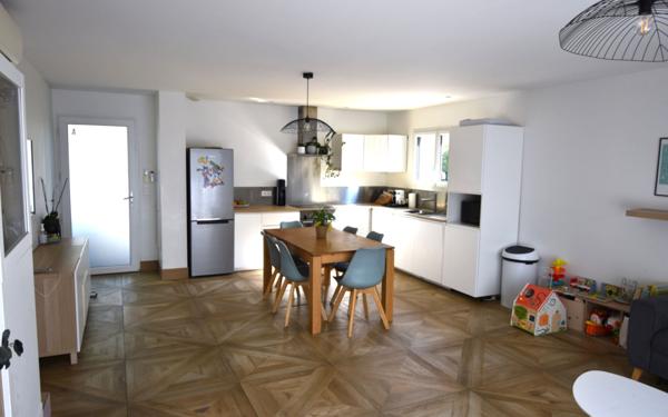 Maison à vendre    4 pièces •  Tosse