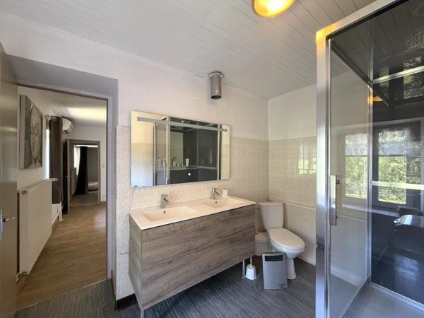 MAISON DE CARACTERE Saint barthelemy de bussiere