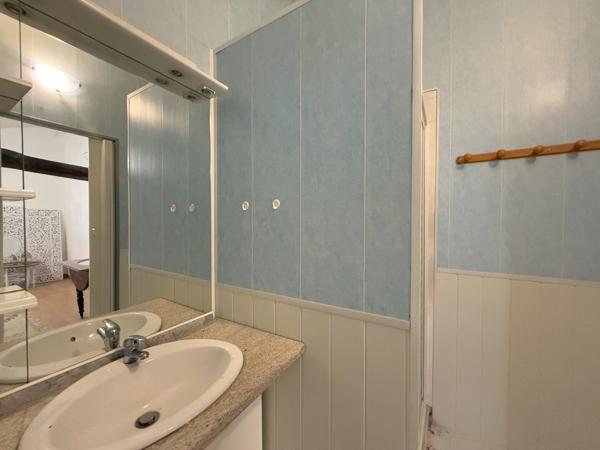 MAISON DE CARACTERE Saint barthelemy de bussiere