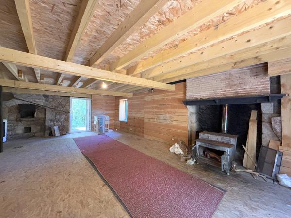MAISON DE CARACTERE Saint barthelemy de bussiere