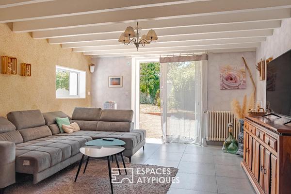 Maison avec piscine et dépendances