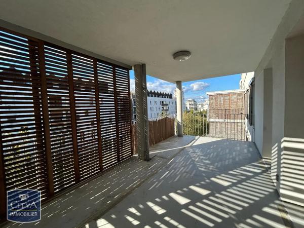 Appartement à louer 3 pièces 72.8m² Tours (37200)