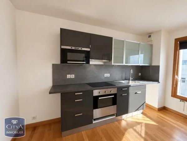 Appartement à louer 3 pièces 72.8m² Tours (37200)