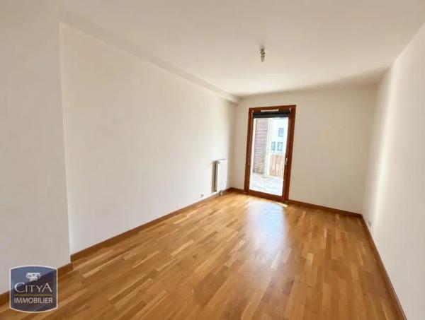 Appartement à louer 3 pièces 72.8m² Tours (37200)
