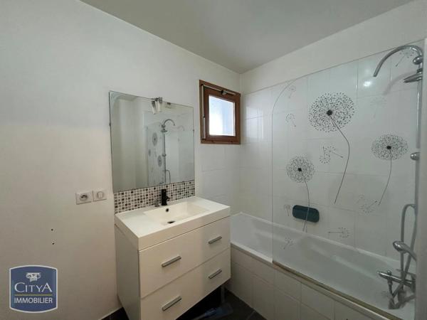 Appartement à louer 3 pièces 72.8m² Tours (37200)