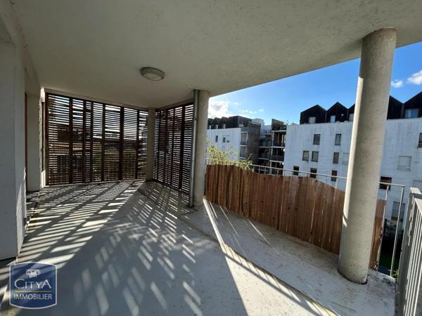 Appartement à louer 3 pièces 72.8m² Tours (37200)