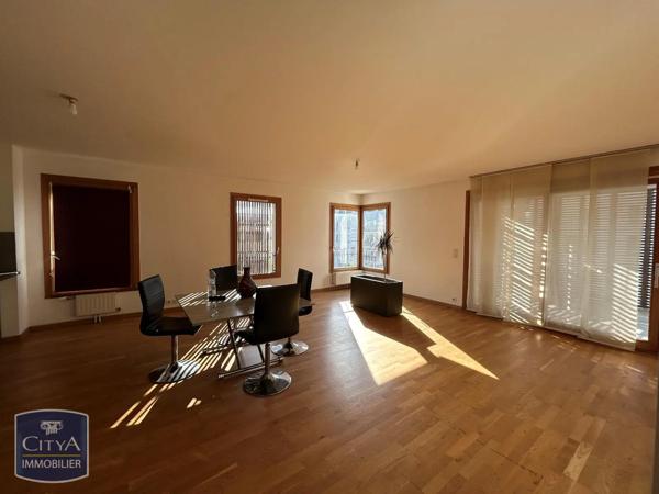Appartement à louer 3 pièces 72.8m² Tours (37200)