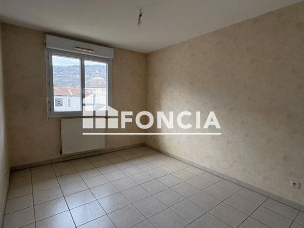 Location Appartement 2 pièces 51.8 m² - 43 RUE DE LA TERRASSE Vizille 38220