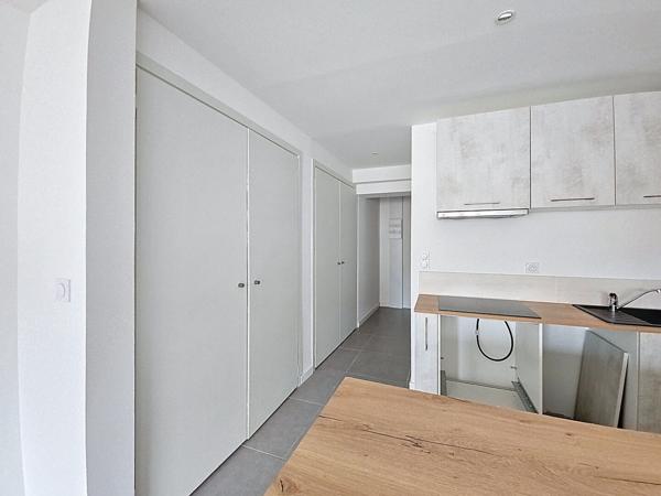 Appartement Studio de 28 .75 m2 AIX LES BAINS - quartier de la gare - proche toutes commodités