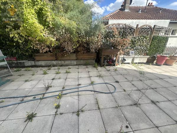 Vente                                                      Maison
                        
                     8 pièces                      150 m2                     à Longeville-Lès-Metz