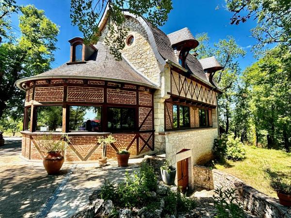 Proche Montcuq: Maison 18e Siècle avec 8,5ha Saint pantaleon