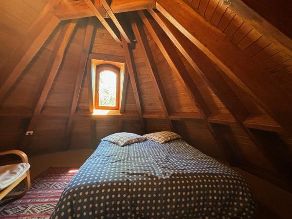 Proche Montcuq: Maison 18e Siècle avec 8,5ha Saint pantaleon