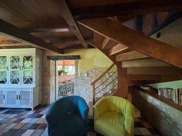 Proche Montcuq: Maison 18e Siècle avec 8,5ha Saint pantaleon