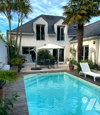 NANTES MELLINET - MAISON AVEC GARAGE - PISCINE - APPARTEMENT INDEPENDANT