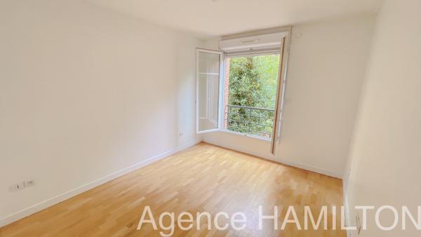 Appartement 5 pièces, 114 m2 avec parking en plein coeur de Garche village Garches
