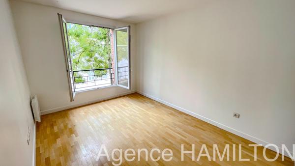 Appartement 5 pièces, 114 m2 avec parking en plein coeur de Garche village Garches