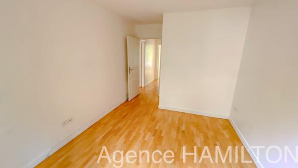 Appartement 5 pièces, 114 m2 avec parking en plein coeur de Garche village Garches