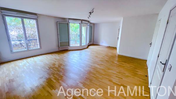 Appartement 5 pièces, 114 m2 avec parking en plein coeur de Garche village Garches