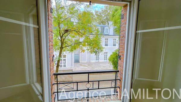 Appartement 5 pièces, 114 m2 avec parking en plein coeur de Garche village Garches
