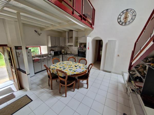 Maison à vendre à Plumelec dans le Morbihan (56420), ref : 56050-668