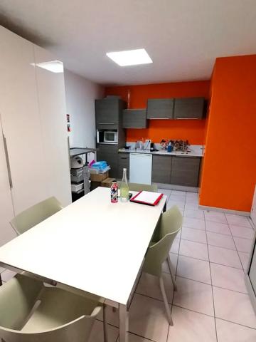LOCAL COMMERCIAL A TRANSFORMER EN APPARTEMENT