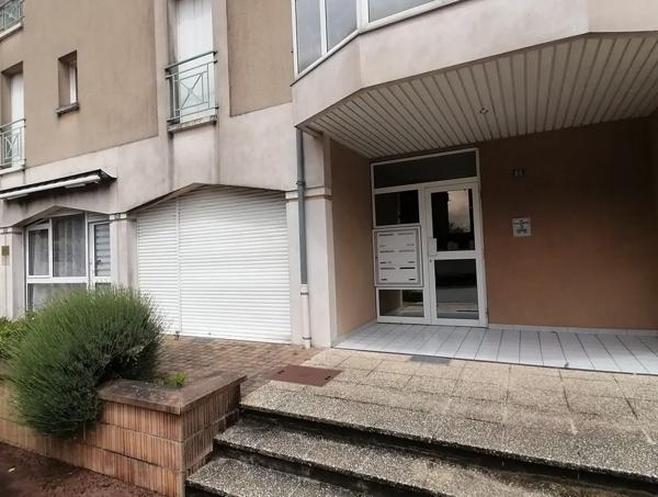 LOCAL COMMERCIAL A TRANSFORMER EN APPARTEMENT
