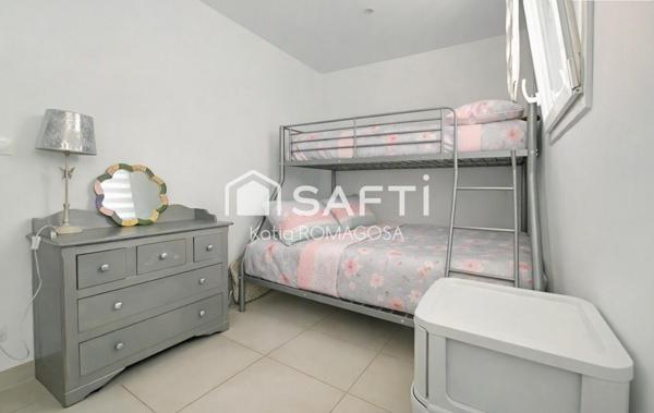 Envie de profiter de Saint-Cyprien à pied ? Cet appartement coche toutes les cases !