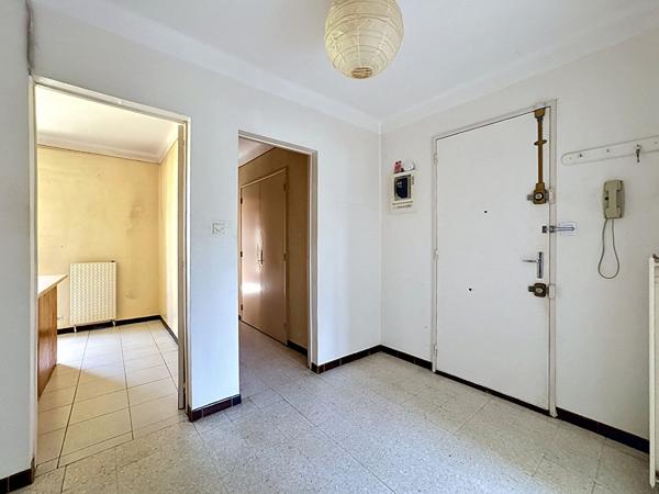 Bel appartement Avignon 3 pièces 71 m2 cave et parking