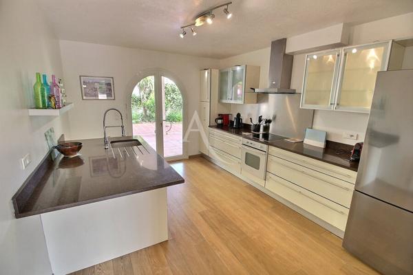 Villa 4 pièce(s) 150 m2