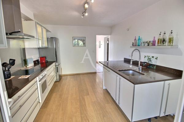 Villa 4 pièce(s) 150 m2