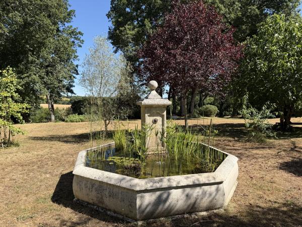 Charmante Propriété de Campagne avec Piscine et Magnifique Parc Clos