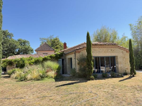 Charmante Propriété de Campagne avec Piscine et Magnifique Parc Clos