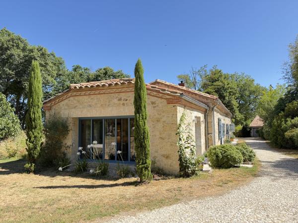 Charmante Propriété de Campagne avec Piscine et Magnifique Parc Clos