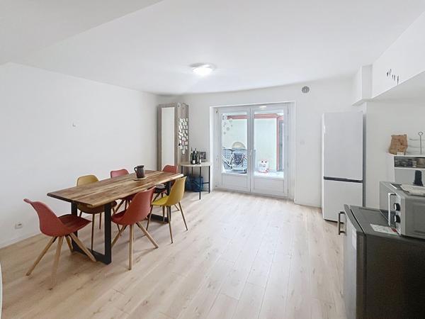 A VENDRE Maison spacieuse à vendre à Angers - Idéale pour investisseurs !