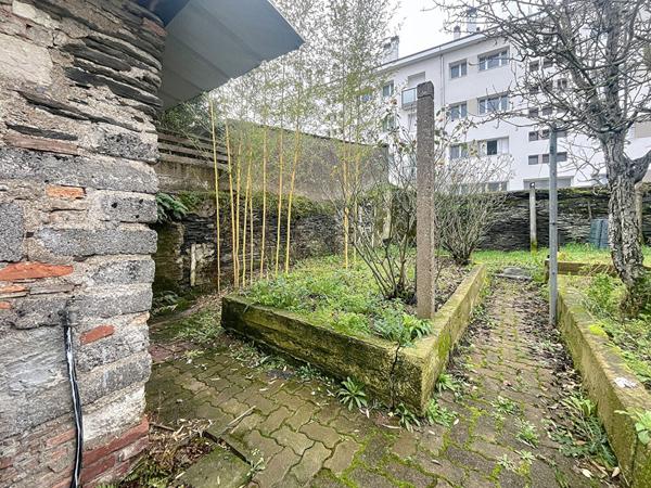 A VENDRE Maison spacieuse à vendre à Angers - Idéale pour investisseurs !
