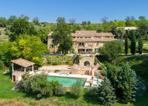 Maison à vendre    13 pièces •  Riez