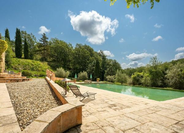 Maison à vendre    13 pièces •  Riez