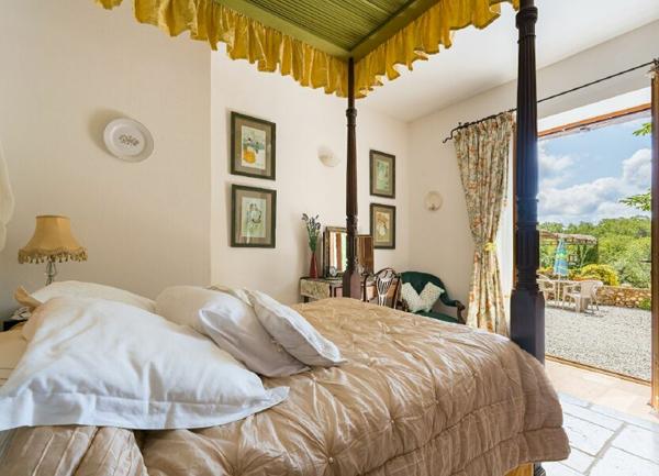 Maison à vendre    13 pièces •  Riez