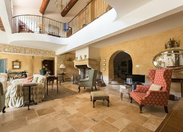 Maison à vendre    13 pièces •  Riez