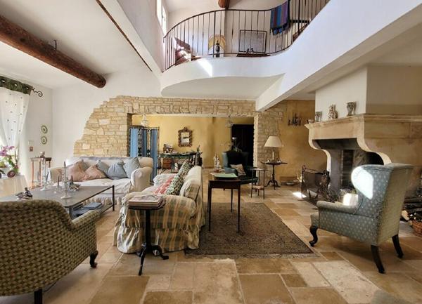 Maison à vendre    13 pièces •  Riez