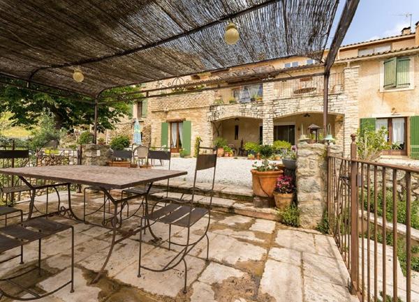 Maison à vendre    13 pièces •  Riez