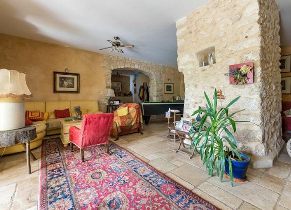 Maison à vendre    13 pièces •  Riez