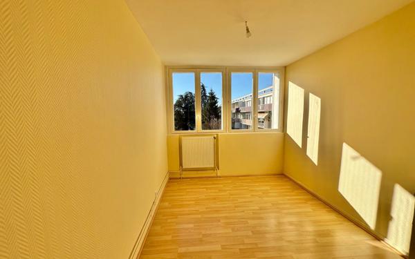 Appartement à vendre    4 pièces • 66 m2 Romans-sur-Isère